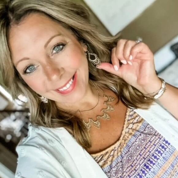 New Plunder "Ellison" Matte Gold Pedants Necklace (17.25"-20.25") - Picture 6 of 9